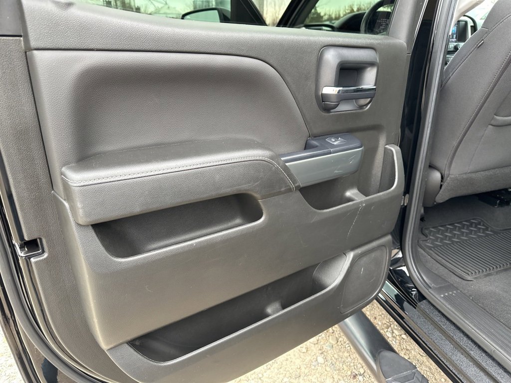 Used 2018 Chevrolet Silverado 1500 LT w/ All Star Edition image 17