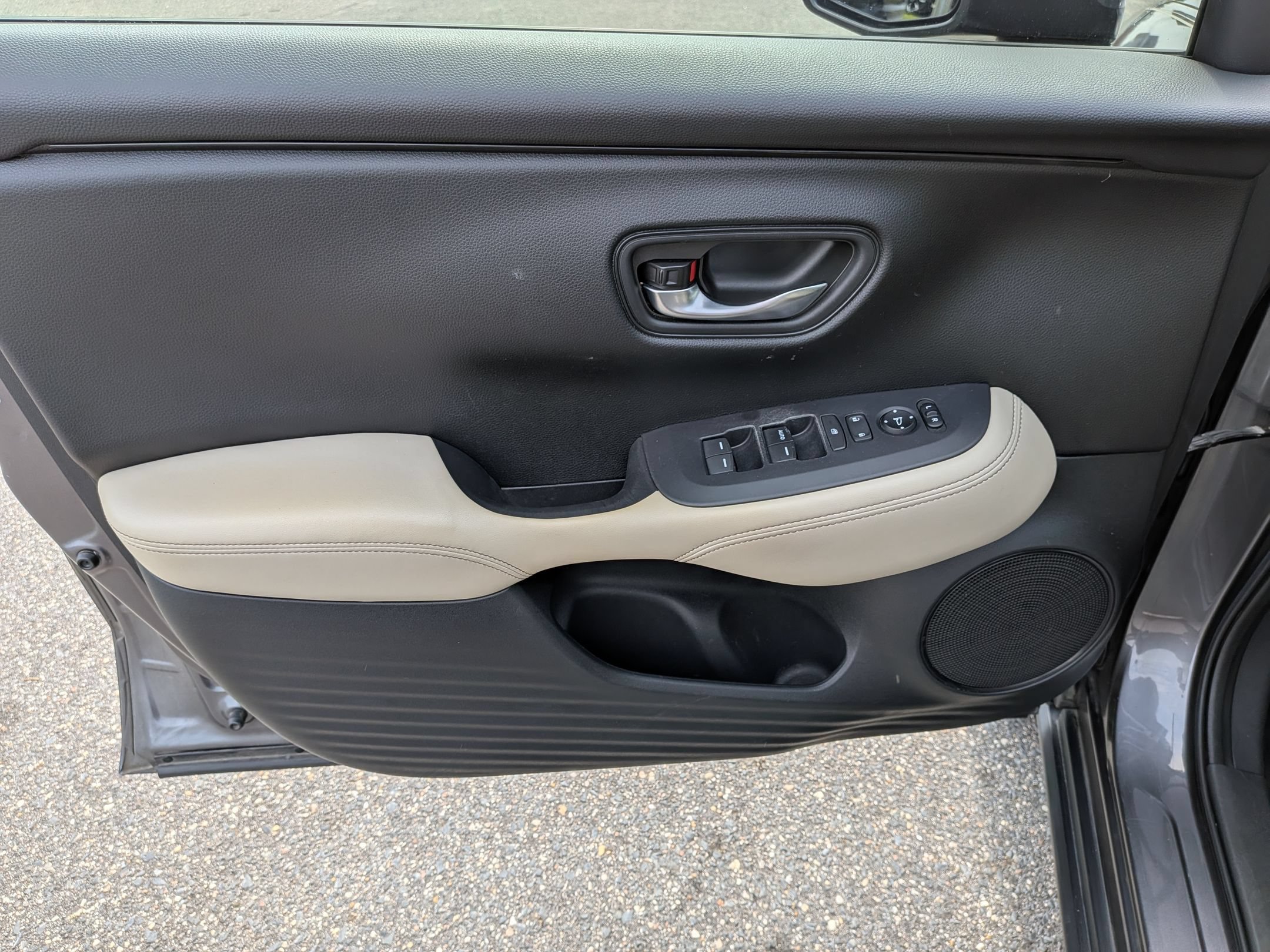 Used 2024 Honda HR-V LX image 11