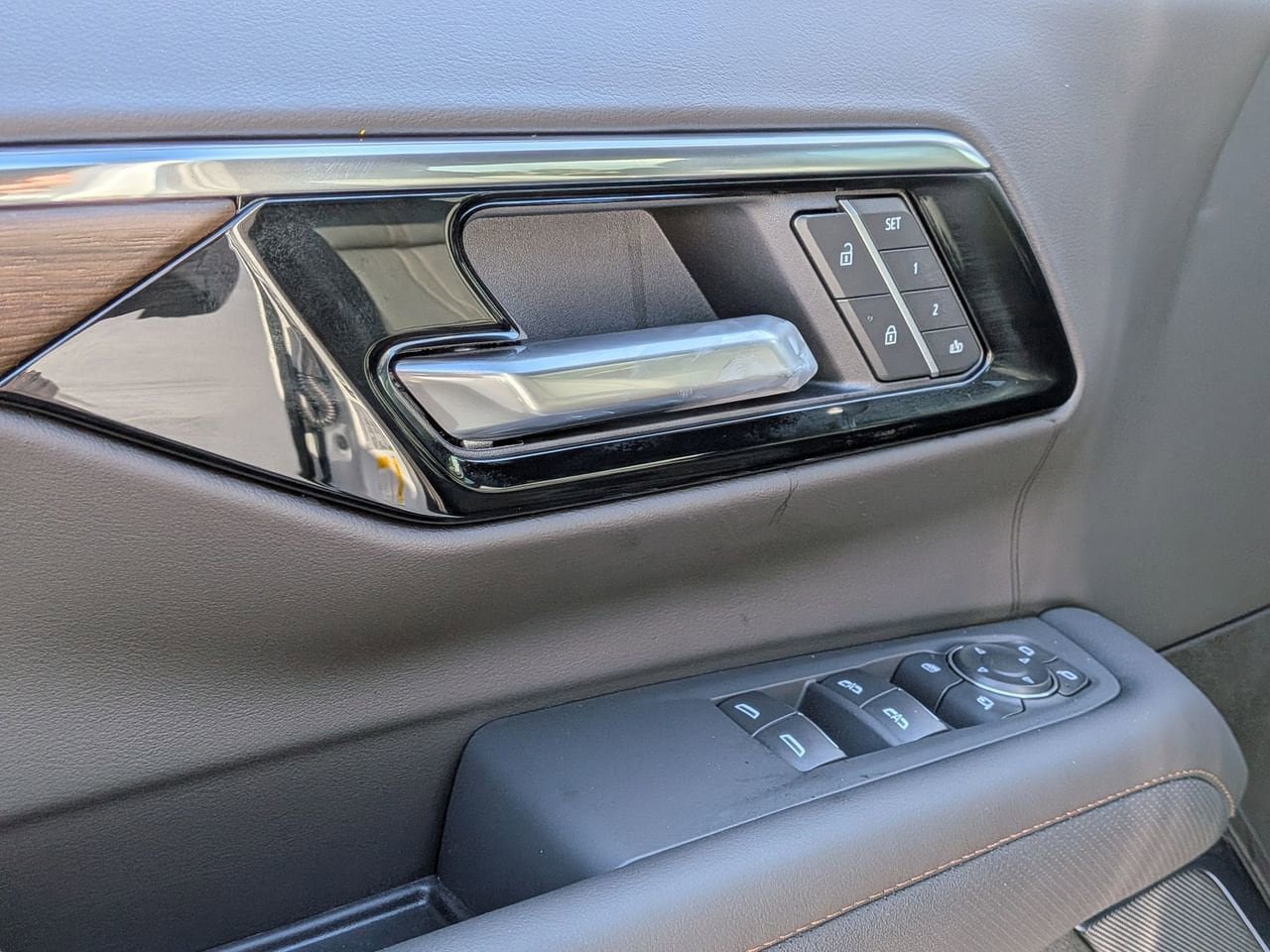 New 2026 Chevrolet Suburban High Country w/ Sun And Tow Package AWD/4WD image 8