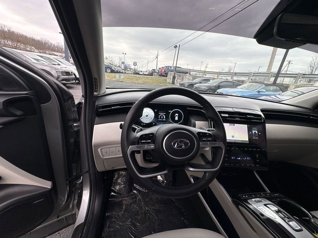 Used 2023 Hyundai Tucson Limited w/ Cargo Package FWD image 11