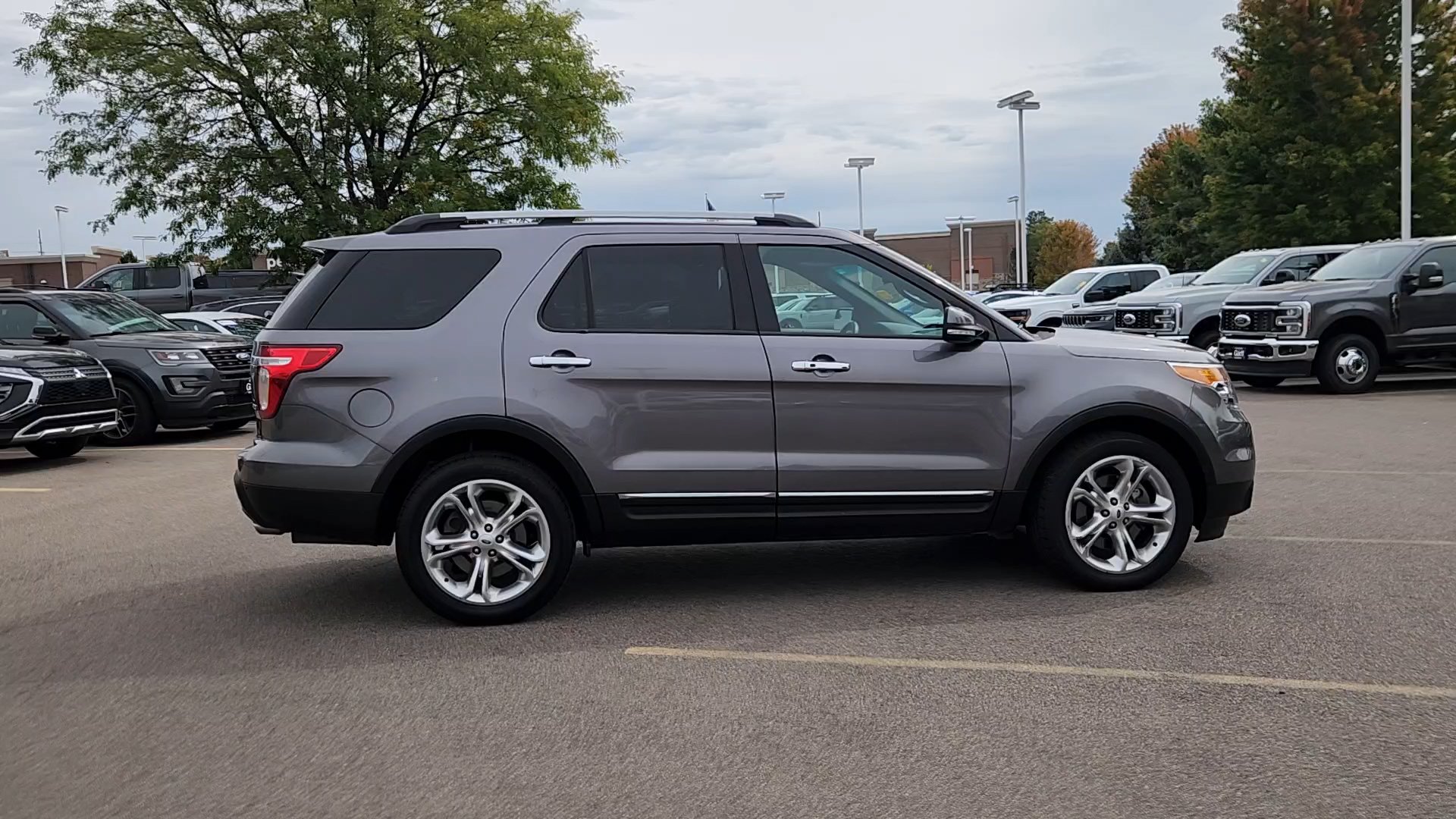 Used 2014 Ford Explorer Limited w/ Equipment Group 301A AWD/4WD image 11