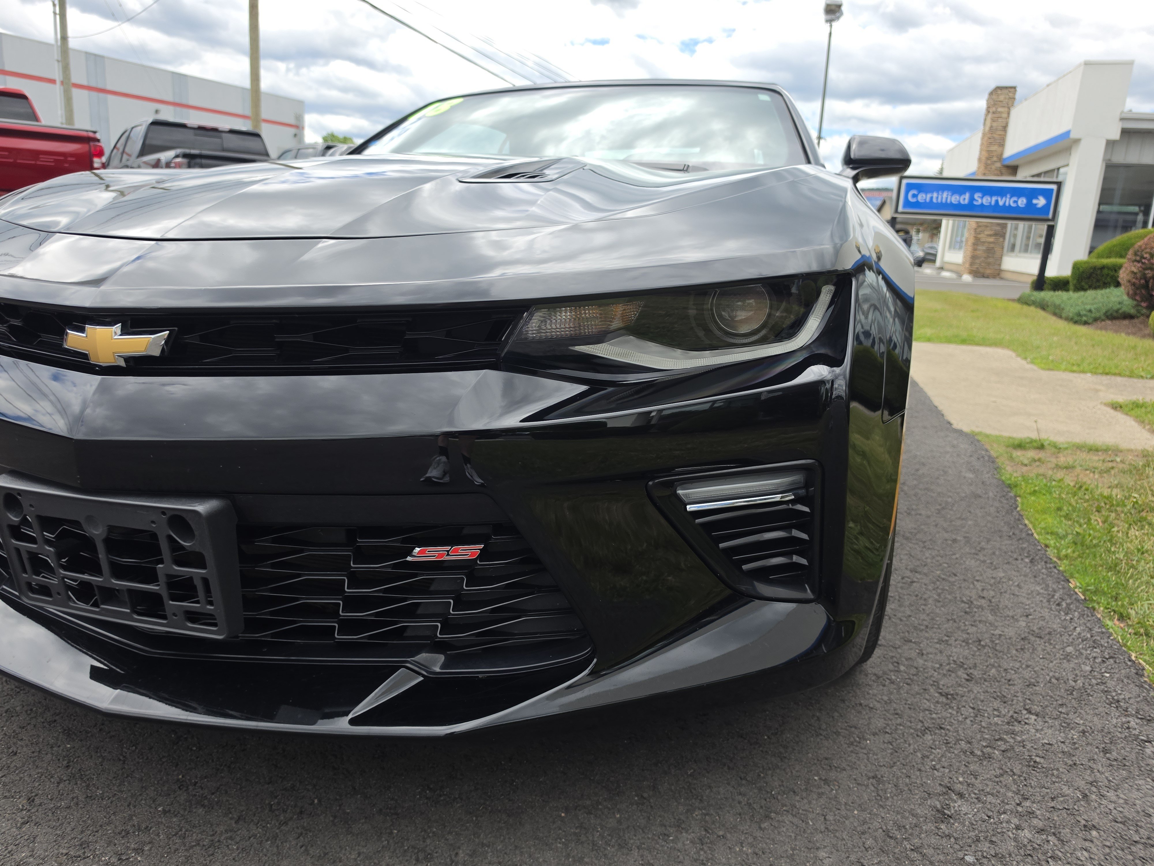 Used 2018 Chevrolet Camaro SS RWD image 13