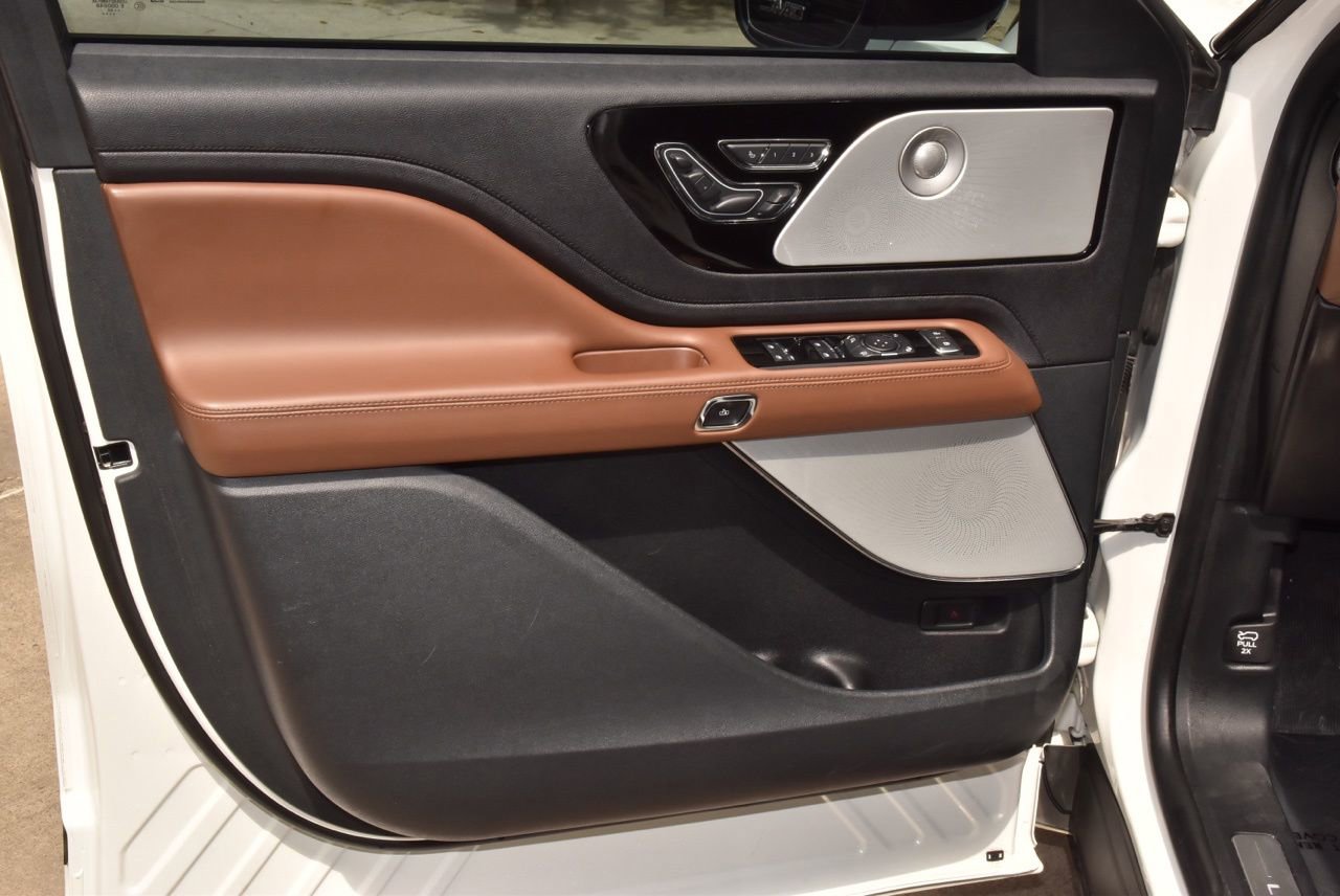 Used 2022 Lincoln Aviator Reserve w/ Equipment Group 201A image 38