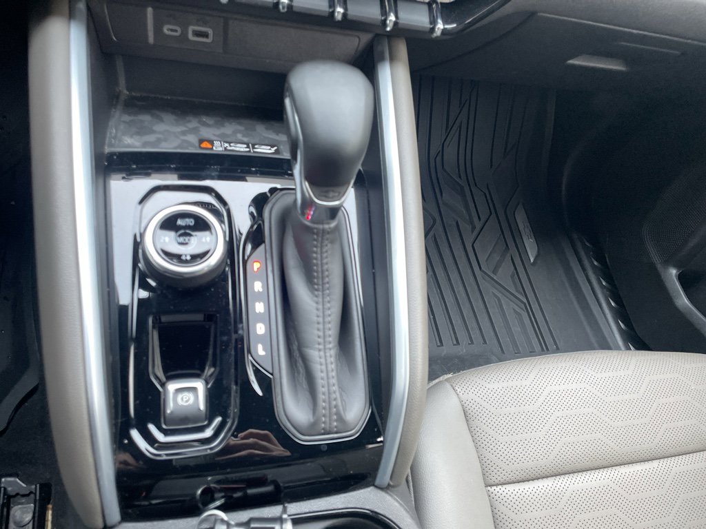 Used 2024 Chevrolet Colorado ZR2 w/ ZR2 Convenience Package III image 36