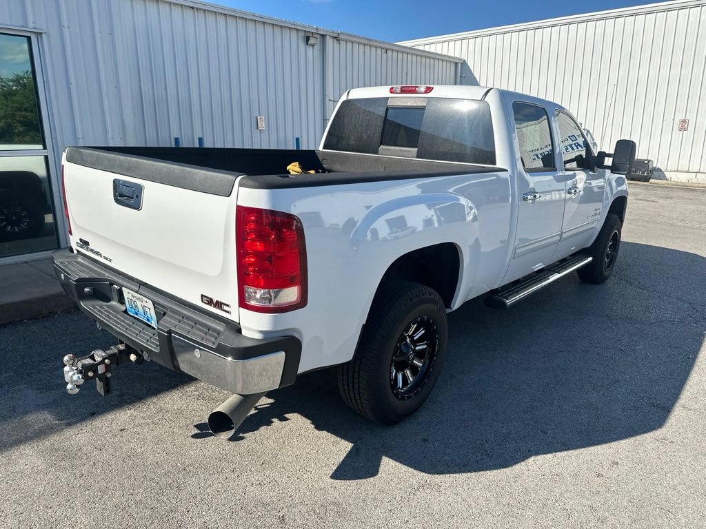 Used 2008 GMC Sierra 2500 SLT w/ Z71 Off-Road Package AWD/4WD image 3