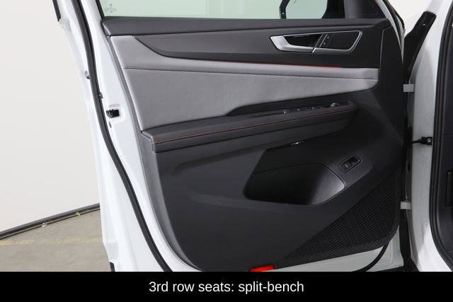 Used 2025 Volkswagen Atlas Peak Edition SE AWD/4WD image 20