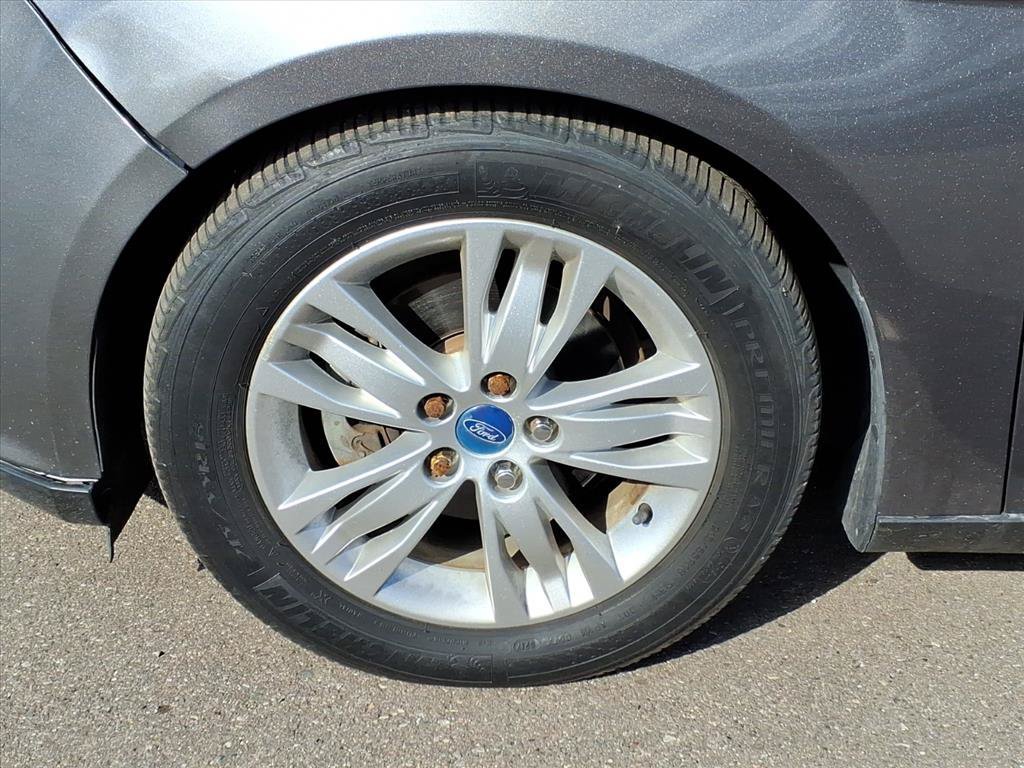 Used 2012 Ford Focus SEL w/ SEL/Titanium Winter Pkg FWD image 9
