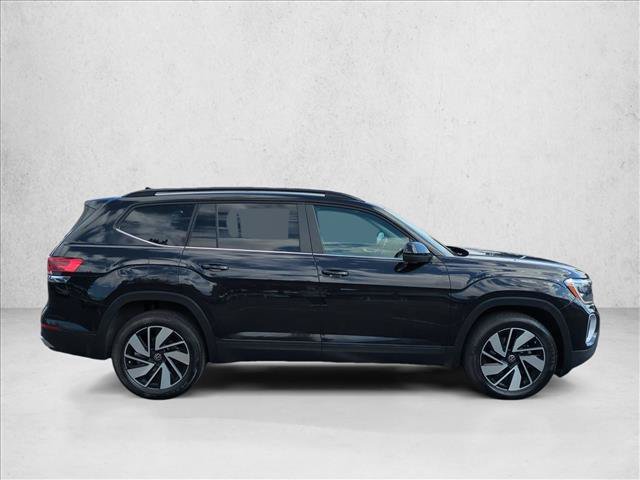 Used 2025 Volkswagen Atlas SE AWD/4WD image 4