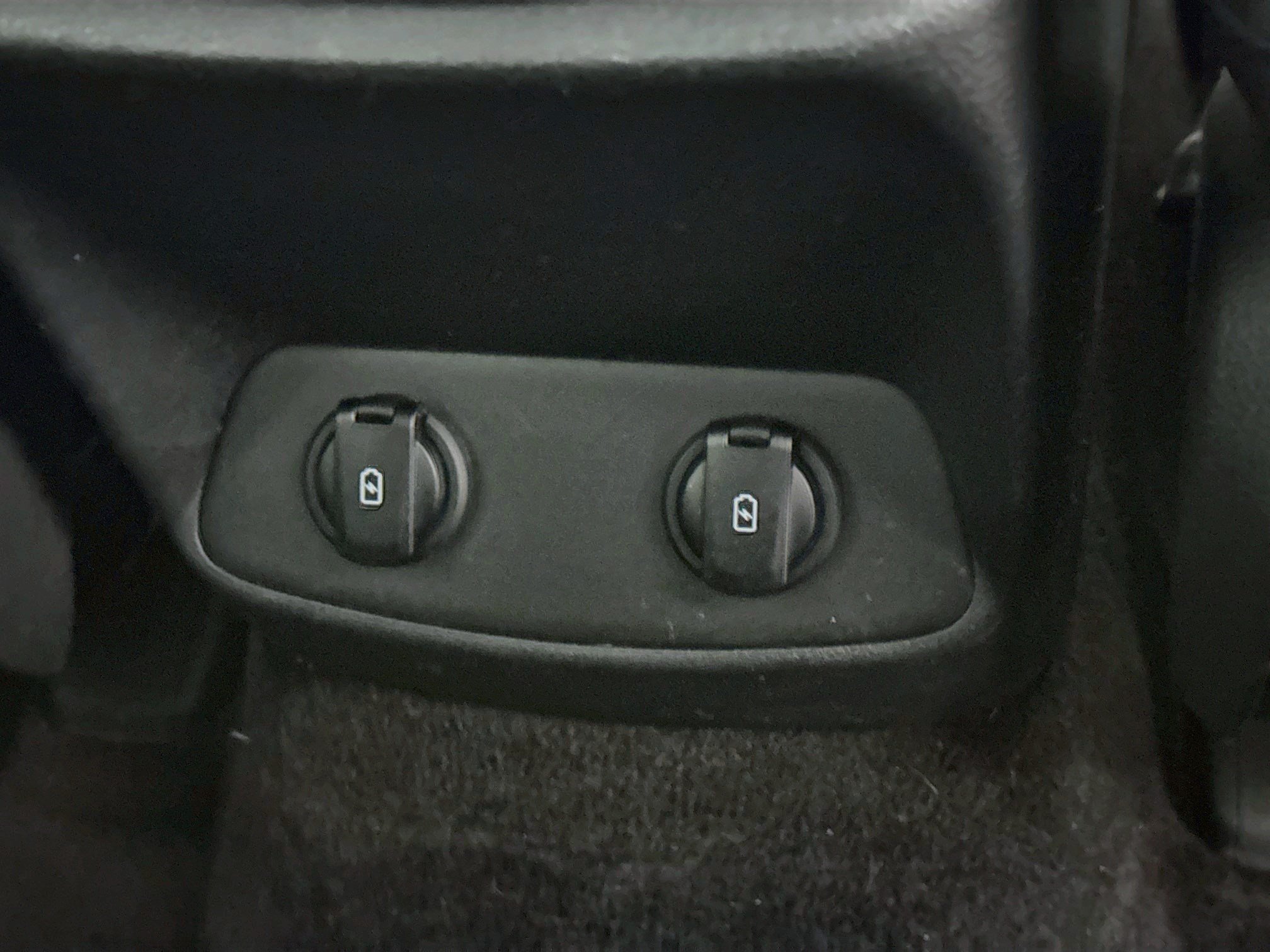 Used 2020 Hyundai Santa Fe SE FWD image 41