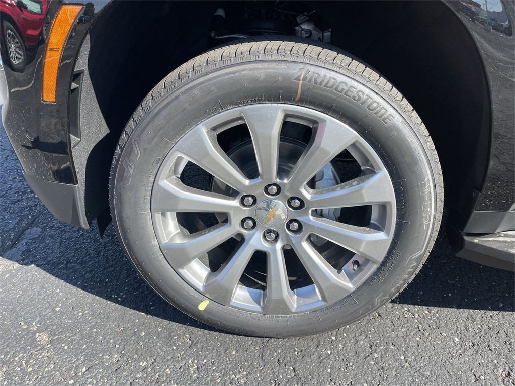 New 2025 Chevrolet Suburban Premier image 10