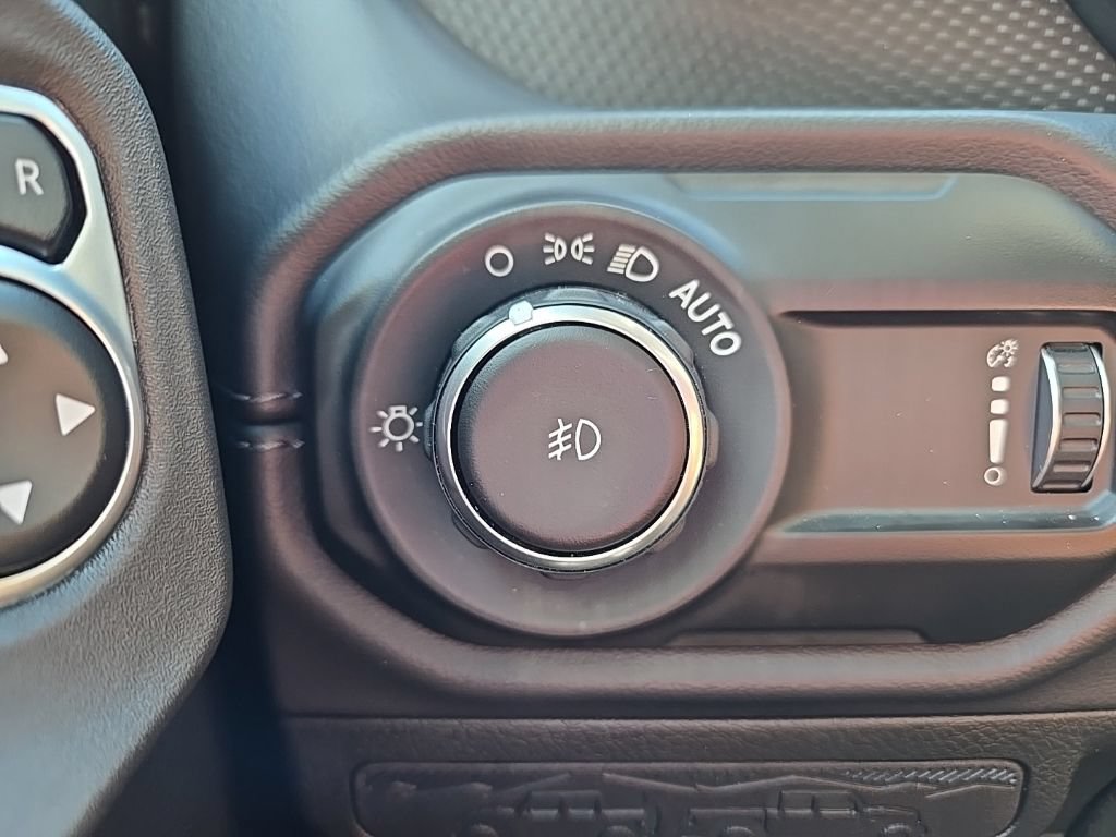Used 2026 Jeep Wrangler Unlimited Rubicon AWD/4WD image 21