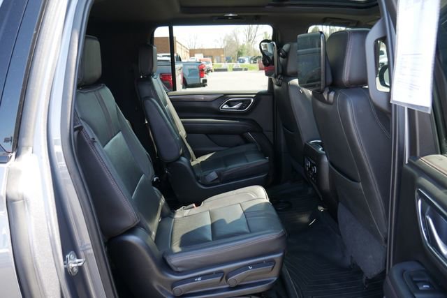 Used 2021 Chevrolet Suburban RST w/ Luxury Package AWD/4WD image 30