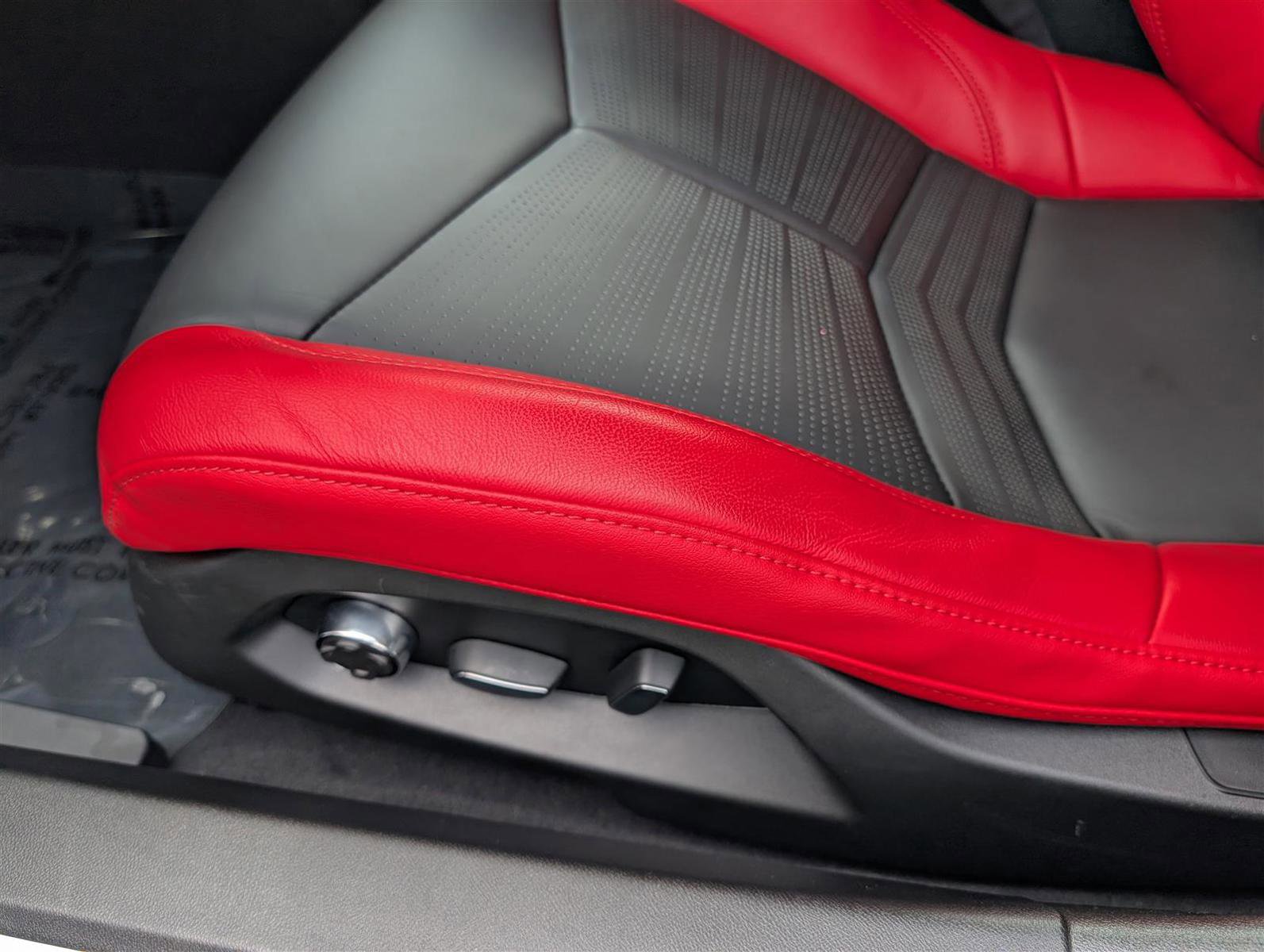 Used 2022 Chevrolet Corvette Stingray Premium Cpe w/ Z51 Performance Package image 19