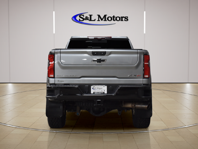 Used 2024 Chevrolet Silverado 2500 ZR2 w/ Technology Package AWD/4WD image 7