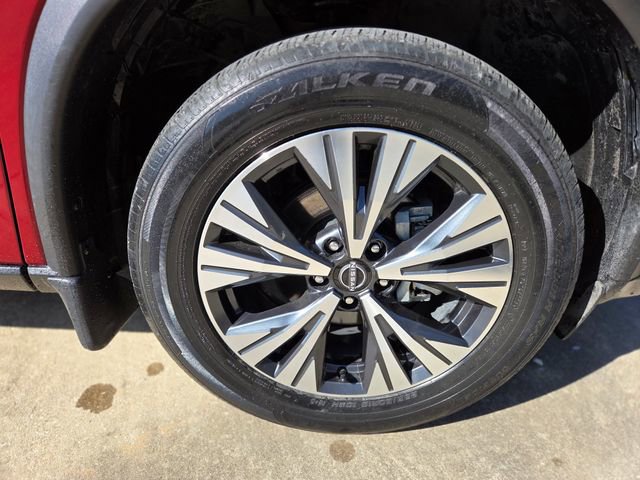 Used 2023 Nissan Rogue SV w/ SV Premium B Package image 13