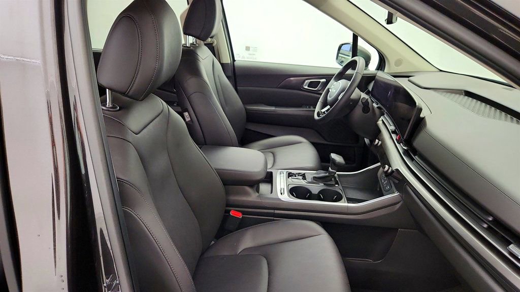 Used 2025 Kia Carnival SX w/ SX Dark Edition Package FWD image 21
