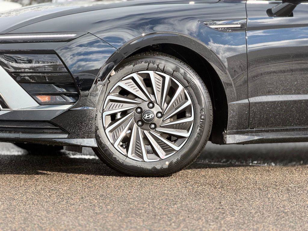 New 2026 Hyundai Sonata Limited image 2