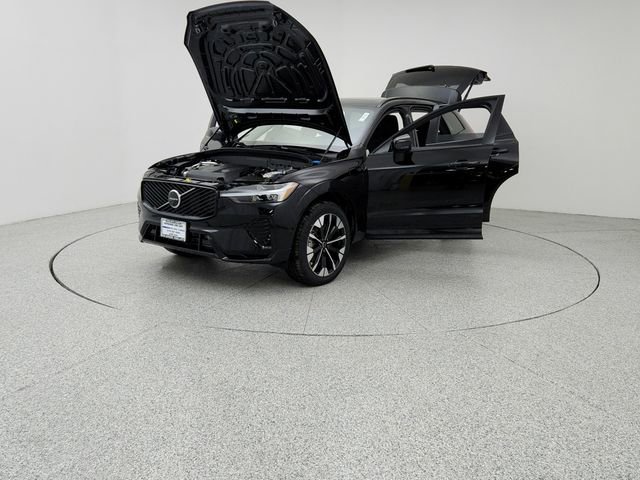 New 2026 Volvo XC60 T8 Plus w/ Climate Package image 9