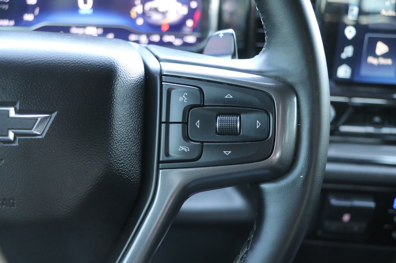 Used 2025 Chevrolet Silverado 1500 ZR2 w/ Technology Package AWD/4WD image 19