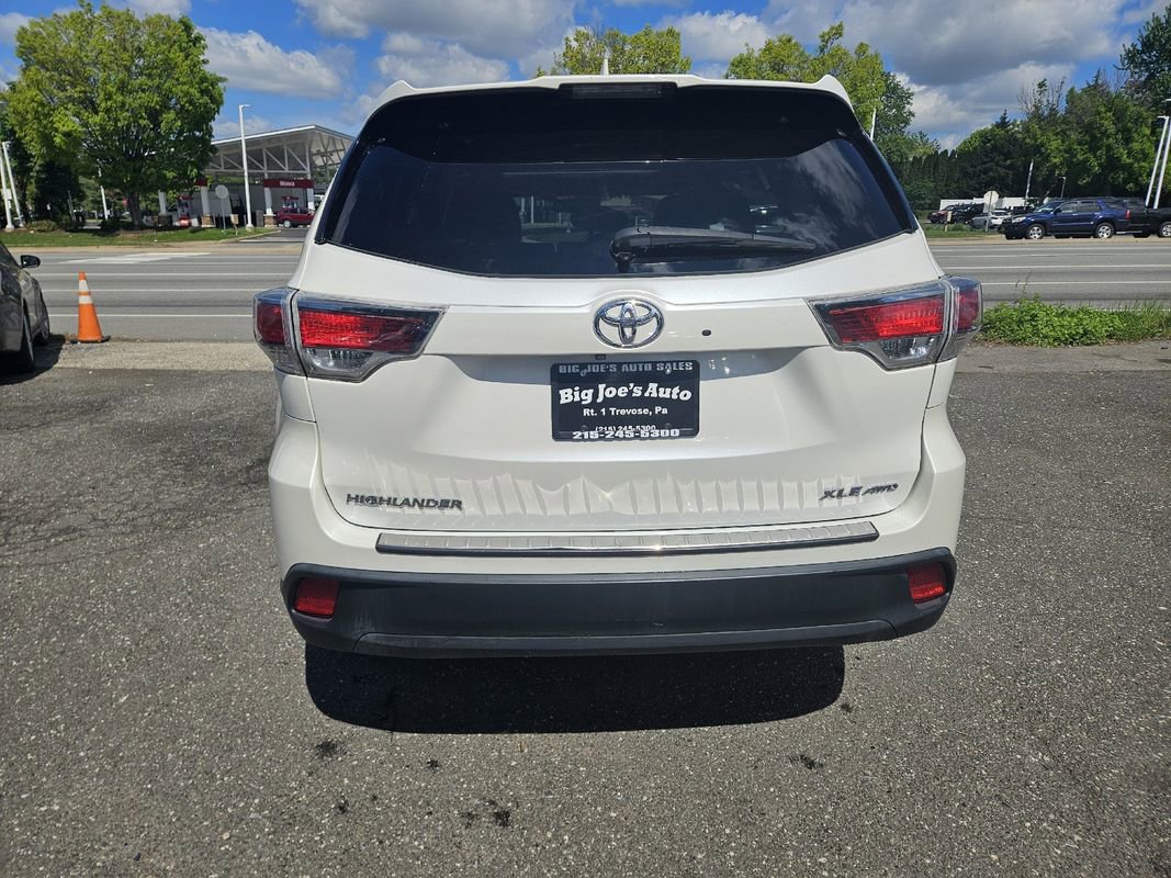 Used 2015 Toyota Highlander XLE AWD/4WD image 4