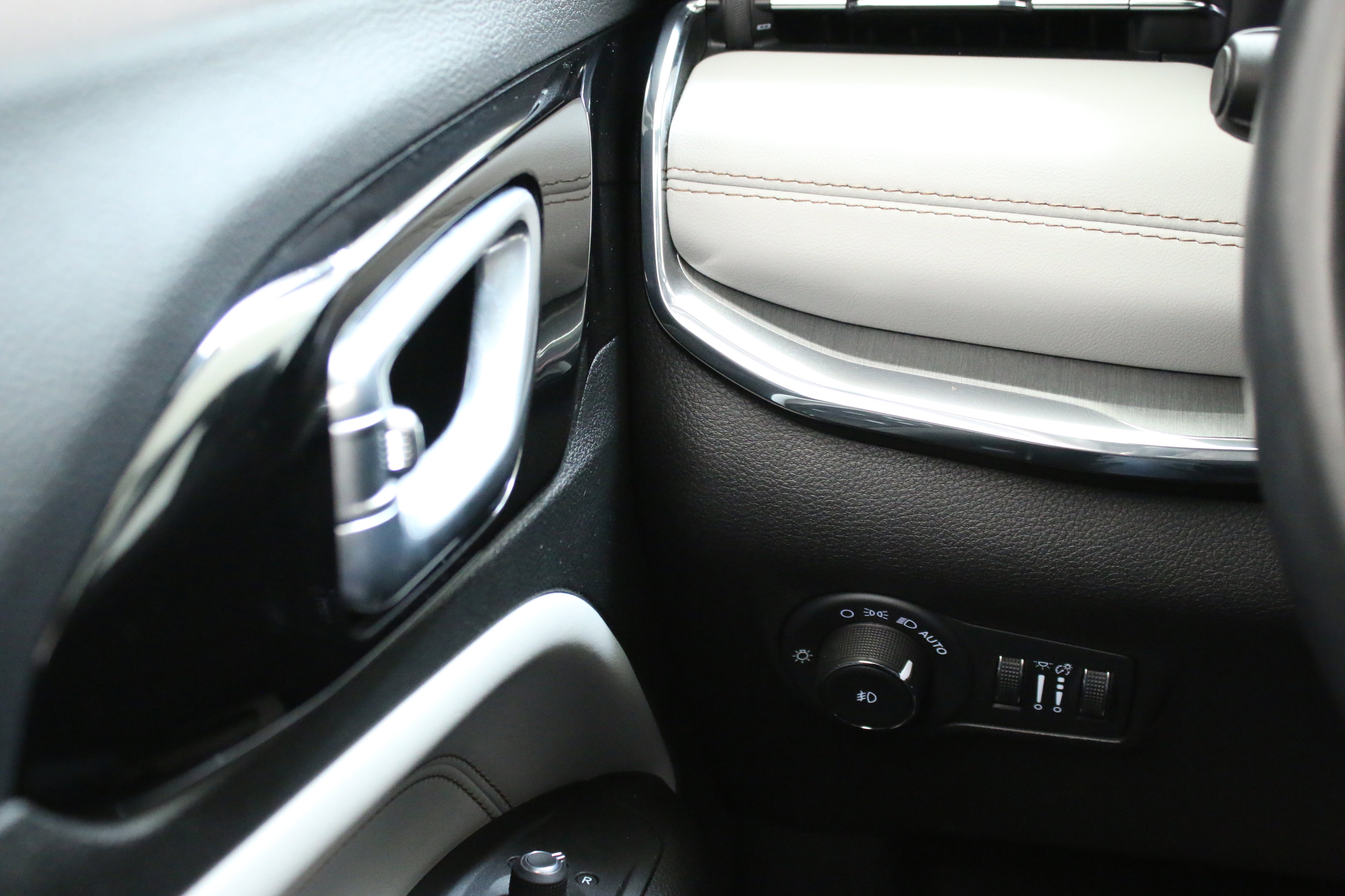 Used 2022 Jeep Compass Limited image 16