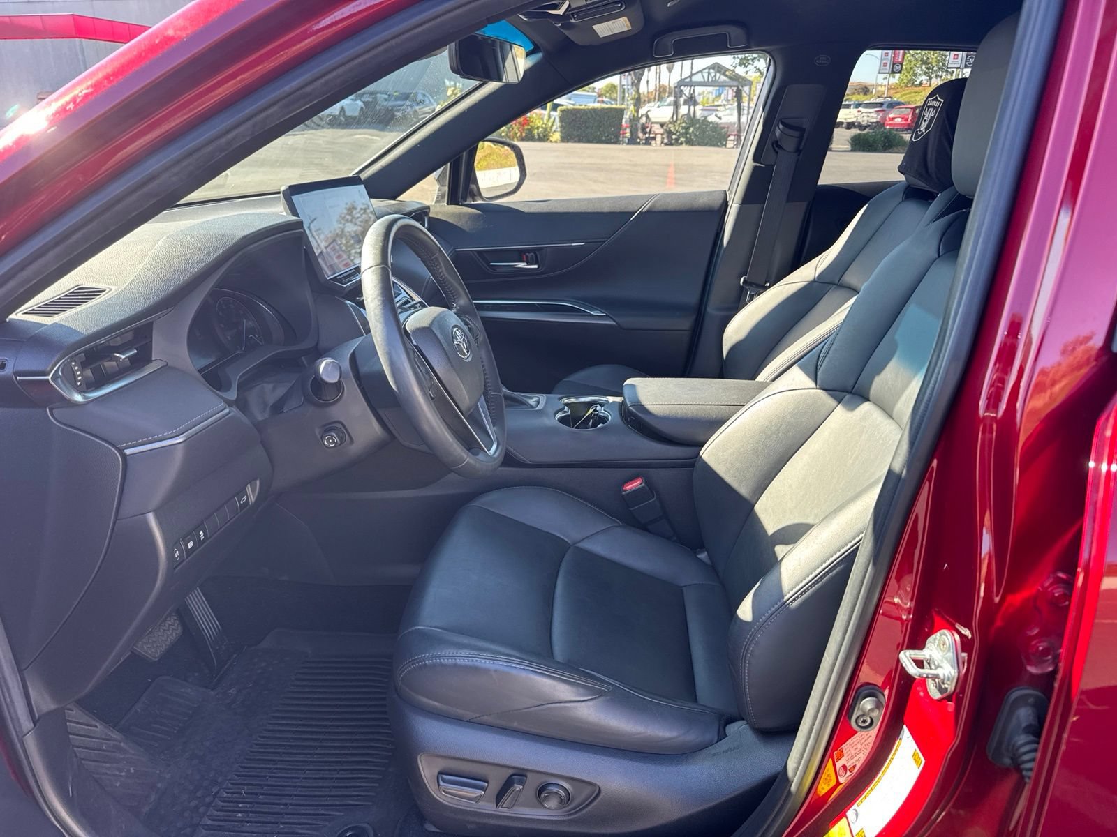 Used 2023 Toyota Venza Nightshade AWD/4WD image 11