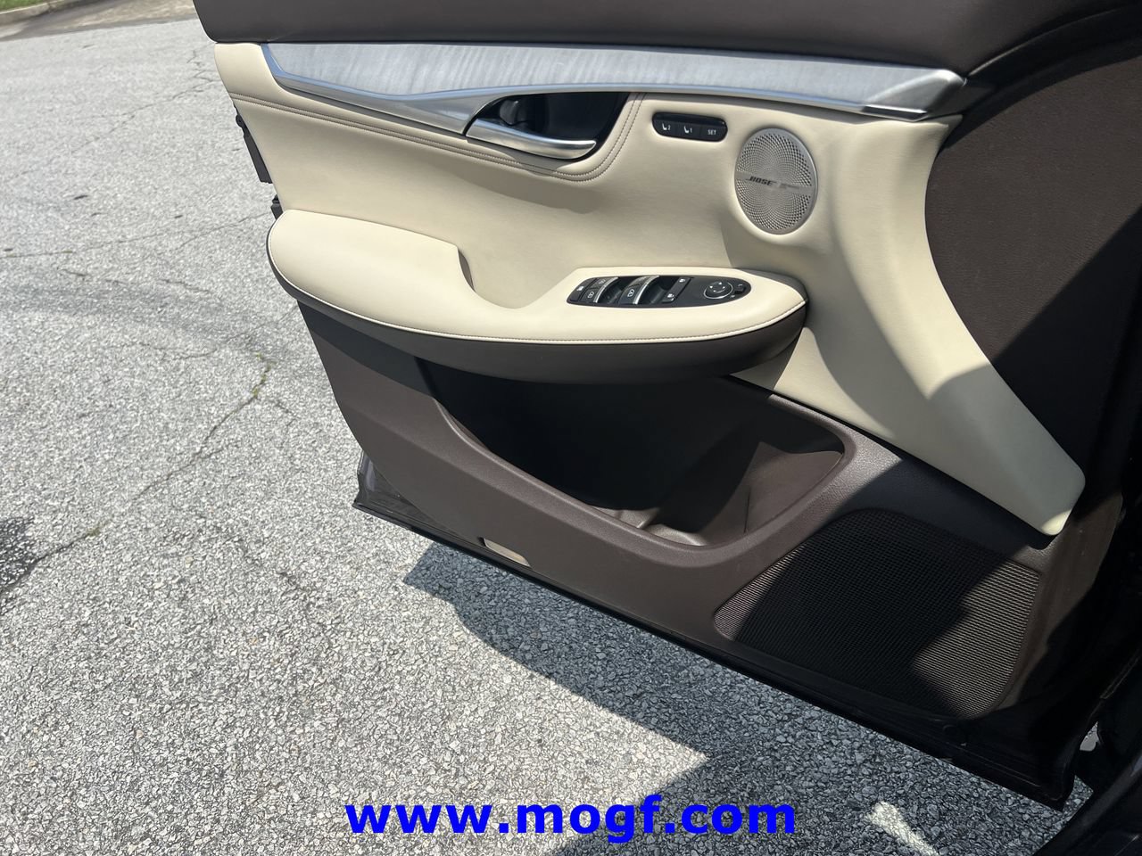 Used 2019 INFINITI QX50 Essential w/ Sensory Package AWD/4WD image 17