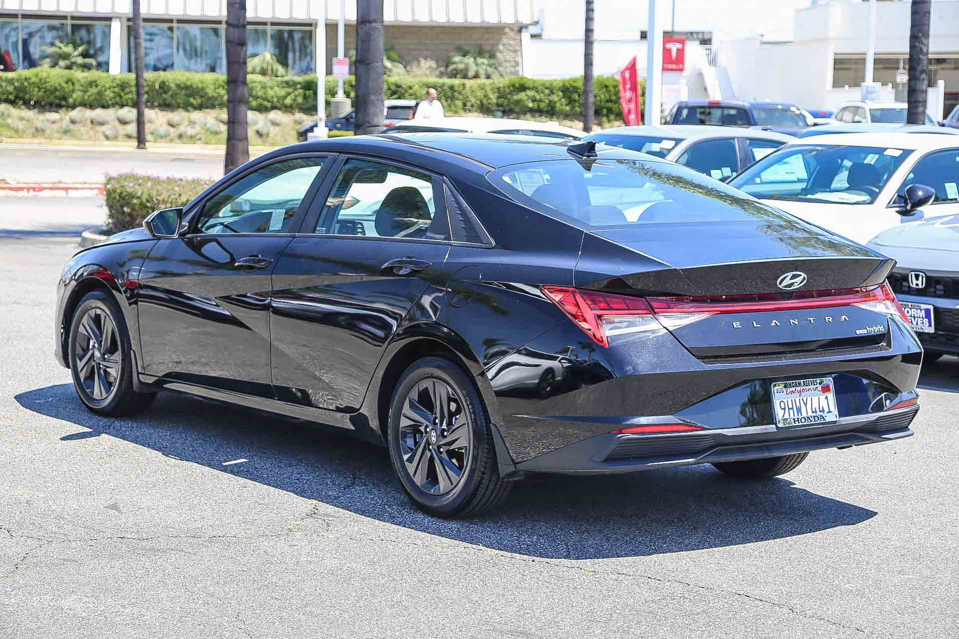 Used 2023 Hyundai Elantra Blue FWD image 7