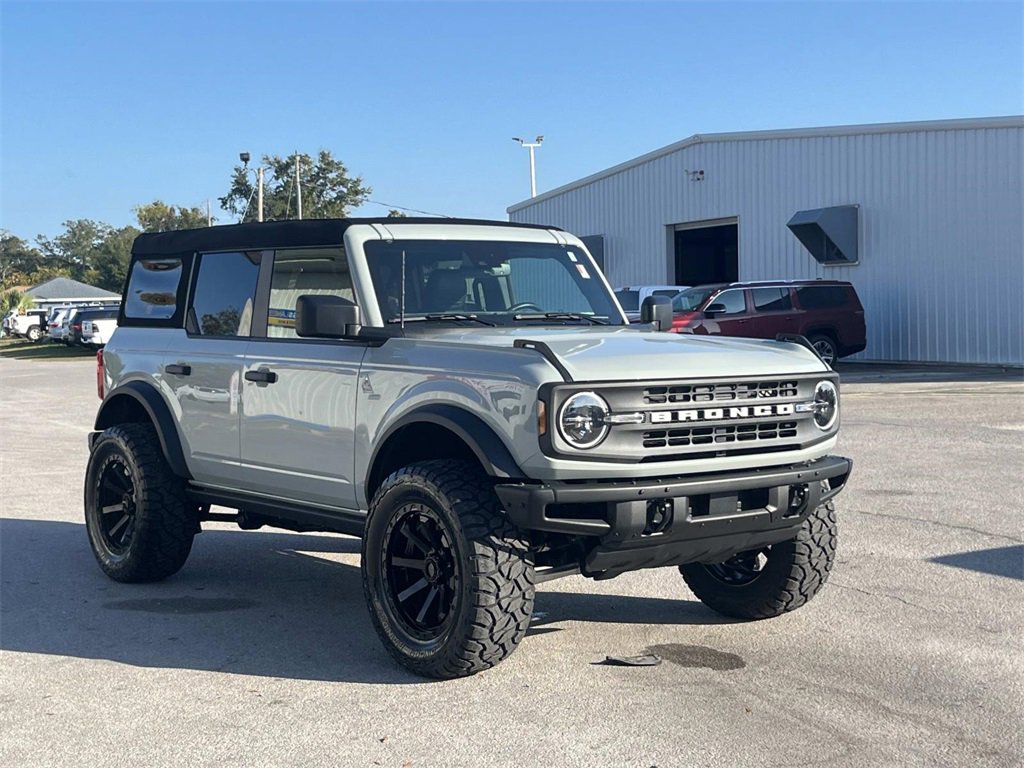 Used 2023 Ford Bronco Black Diamond image 9