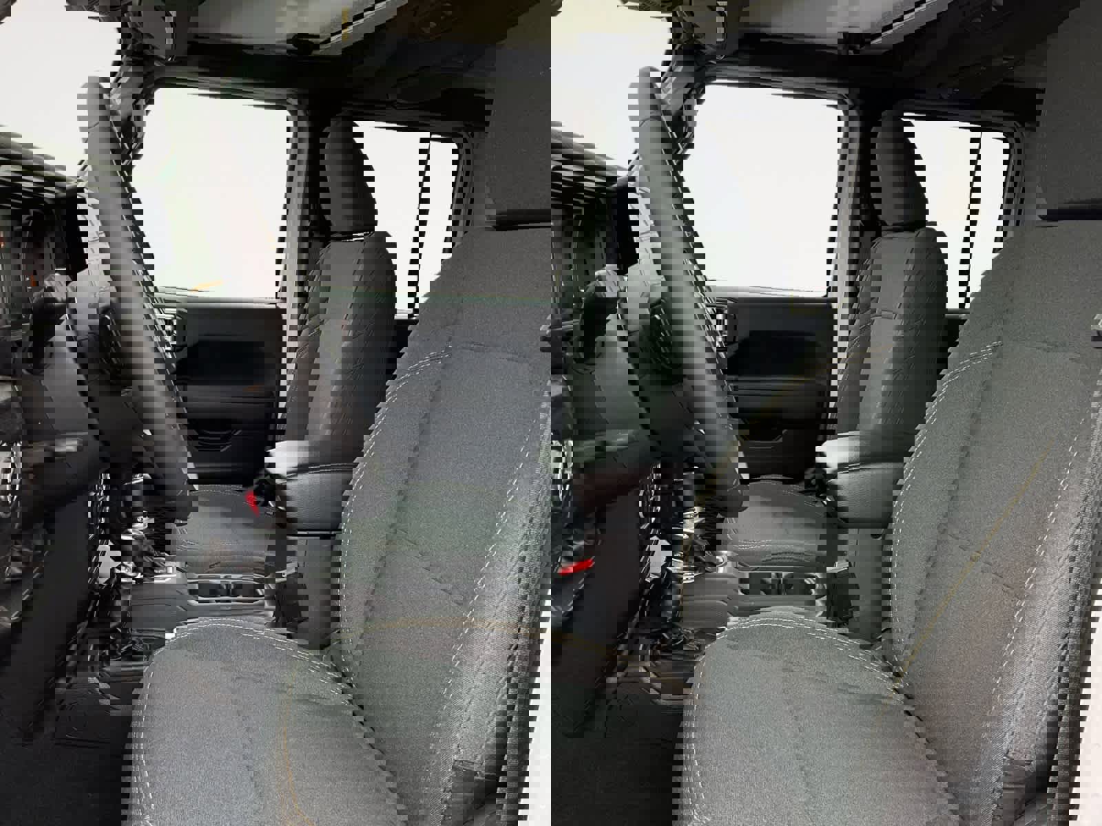 Used 2025 Jeep Gladiator Sport image 11