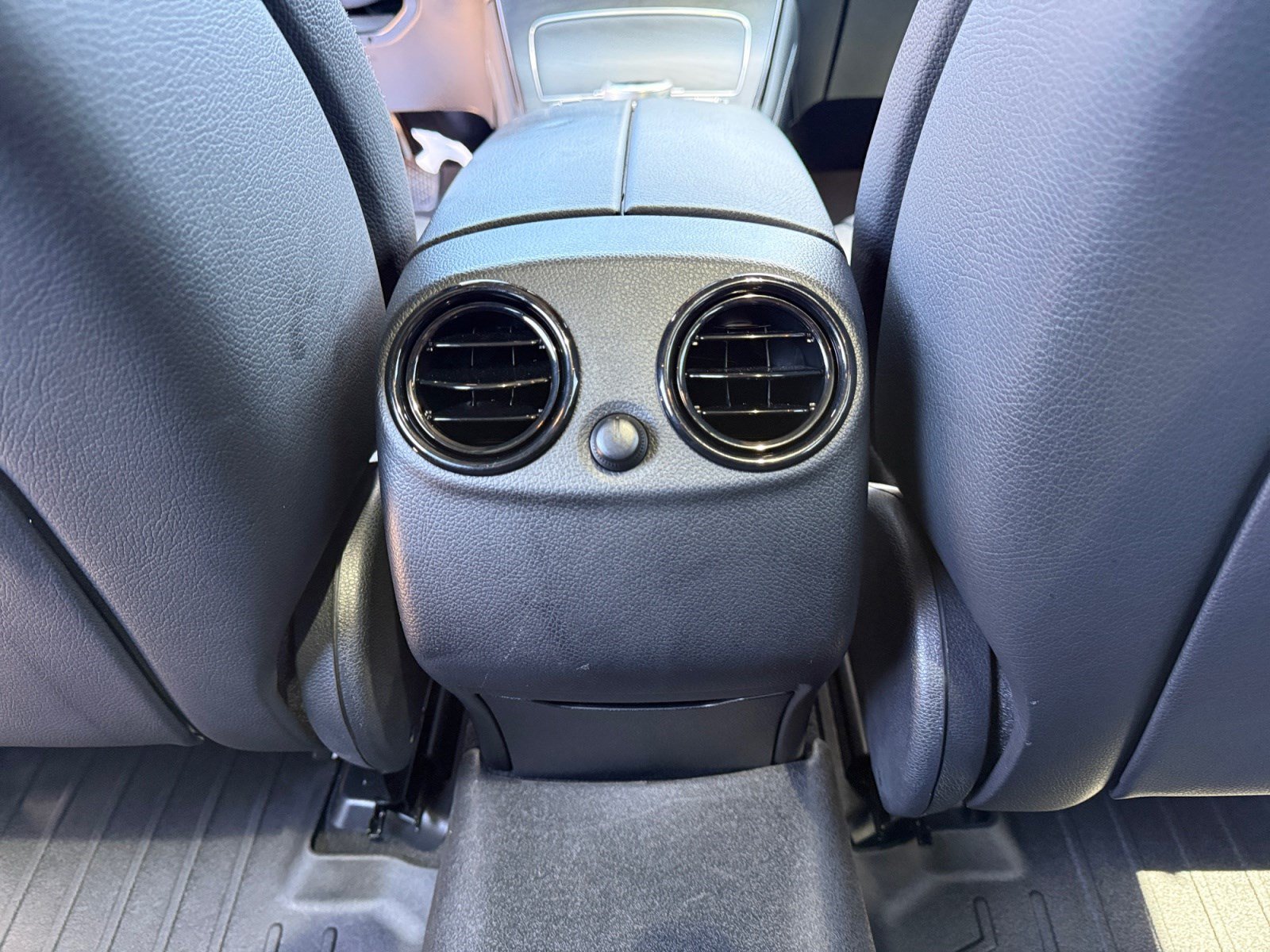 Used 2019 Mercedes-Benz GLC 300 4MATIC image 30