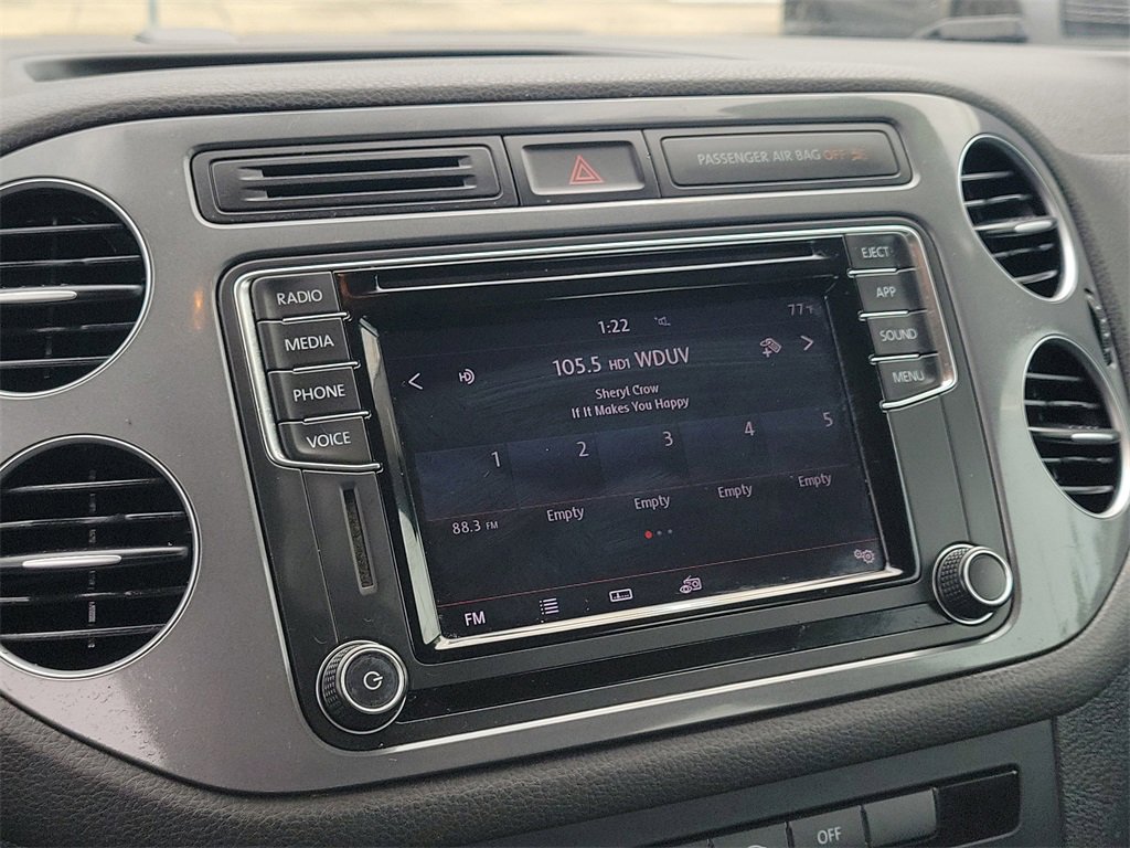 Used 2017 Volkswagen Tiguan Limited w/ Premium Package image 22