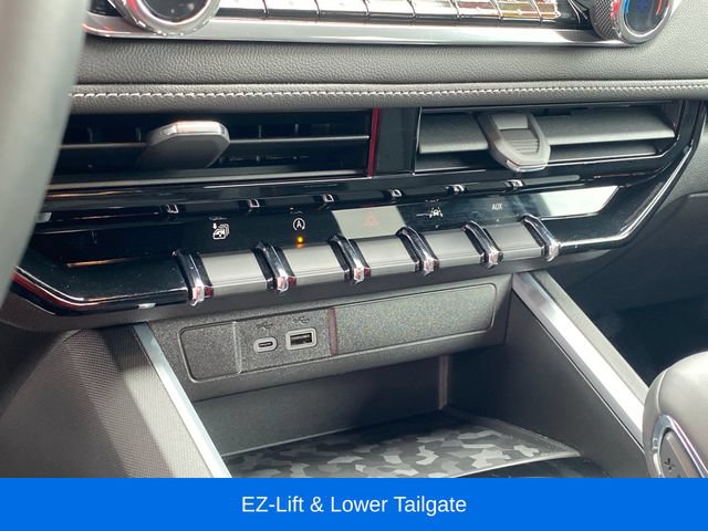 Used 2024 Chevrolet Colorado LT w/ LT Convenience Package AWD/4WD image 12