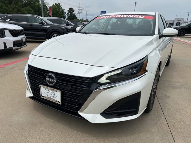 Used 2025 Nissan Altima 2.5 SV w/ SV Premium Package FWD image 3