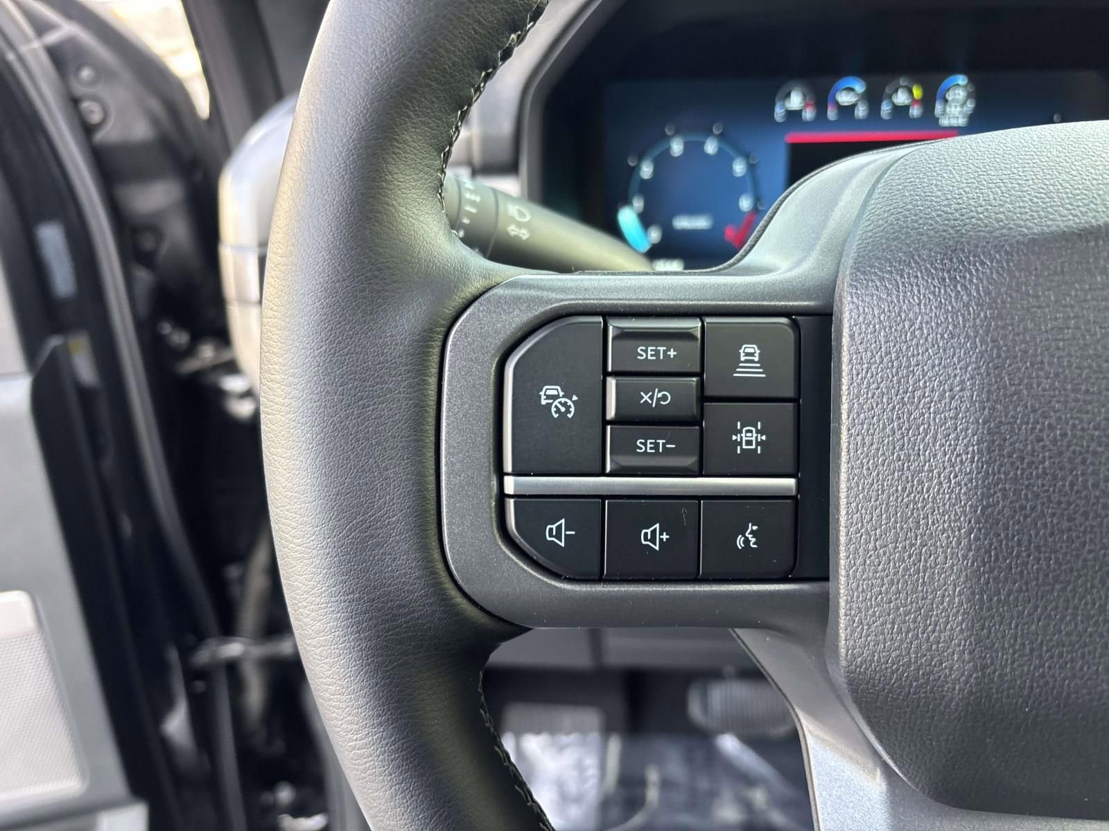 Used 2025 Ford F150 Lariat w/ Equipment Group 501A Mid image 20