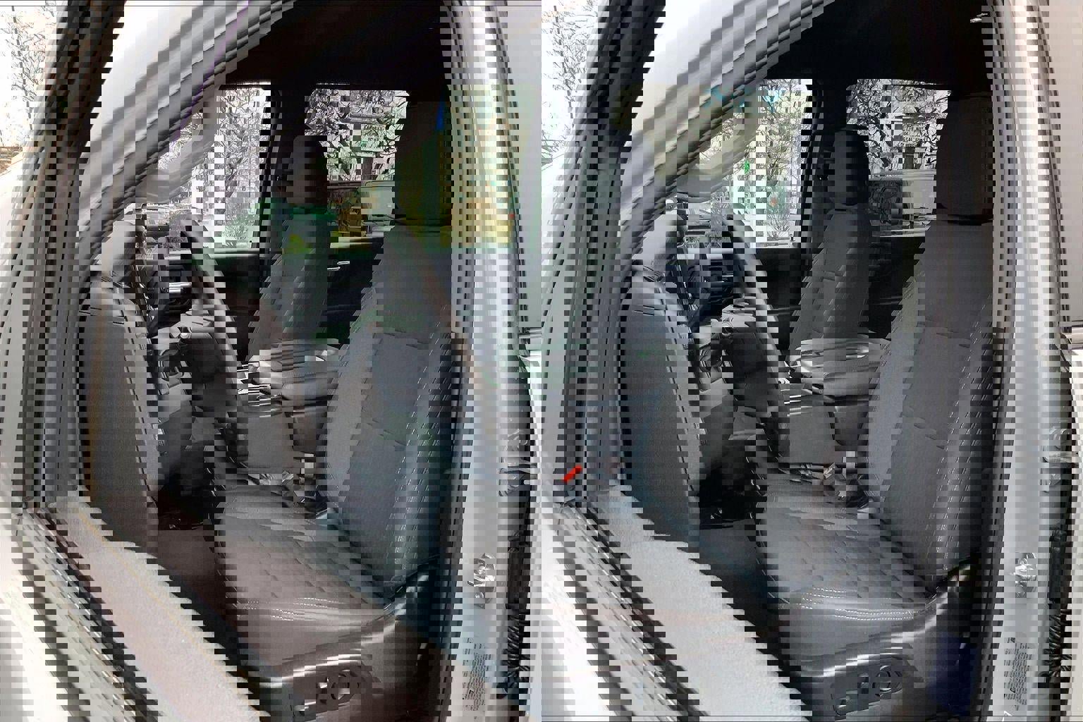 Used 2025 Chevrolet Silverado 2500 Custom w/ Custom Value Package image 21