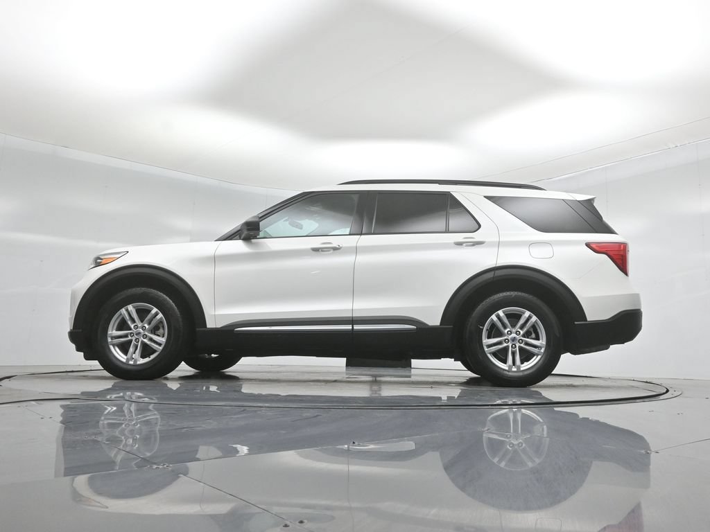 Certified 2024 Ford Explorer XLT RWD image 52