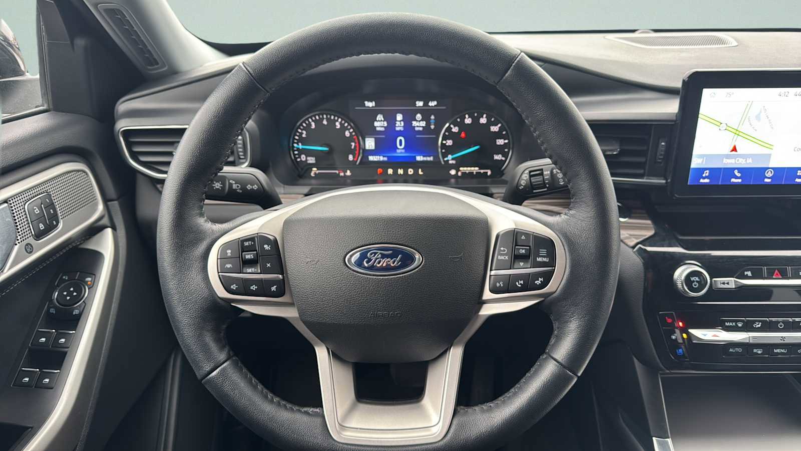 Used 2022 Ford Explorer Limited w/ Equipment Group 301A image 18