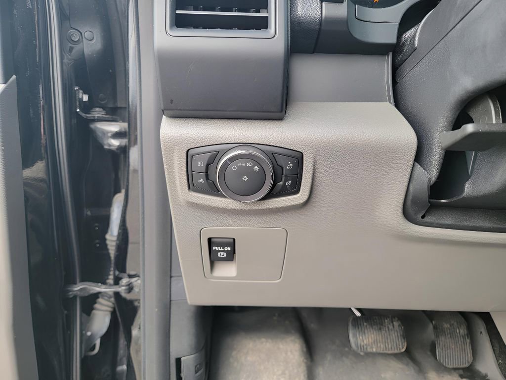 Used 2017 Ford F150 XL w/ Equipment Group 101A Mid image 14