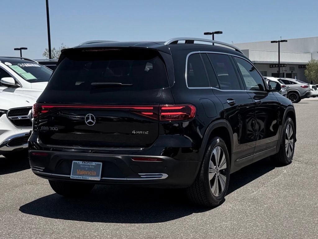 Used 2024 Mercedes-Benz EQB 300 4MATIC image 5