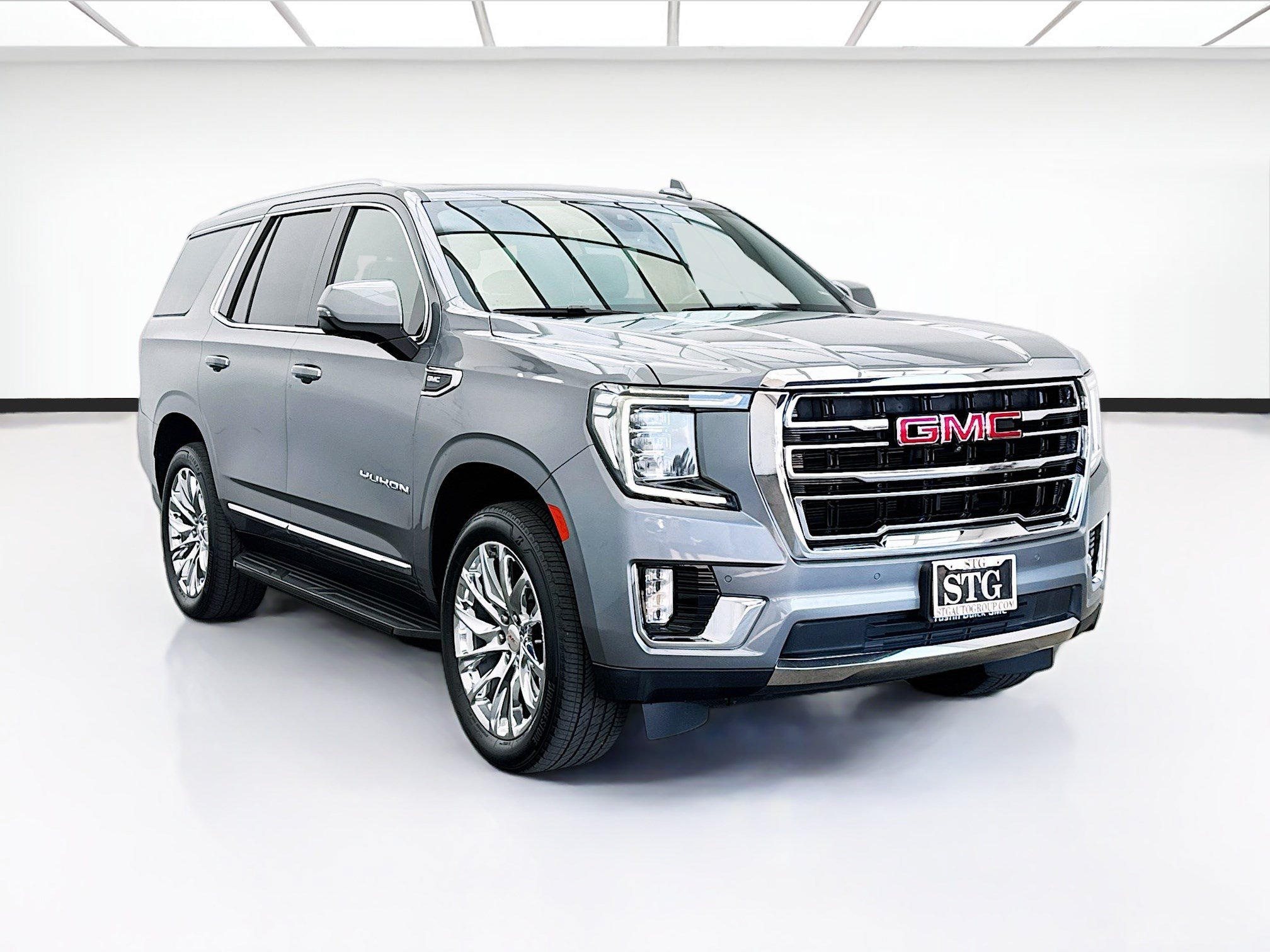 Used 2021 GMC Yukon SLT w/ SLT Luxury Plus Package RWD image 3