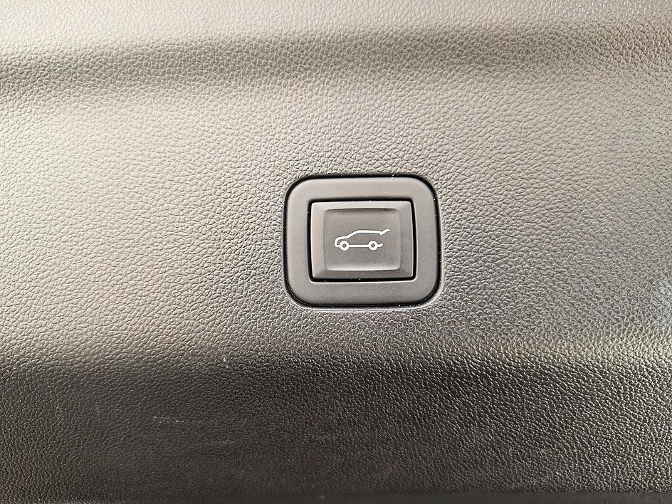 Certified 2024 Cadillac Escalade Premium Luxury Platinum image 36