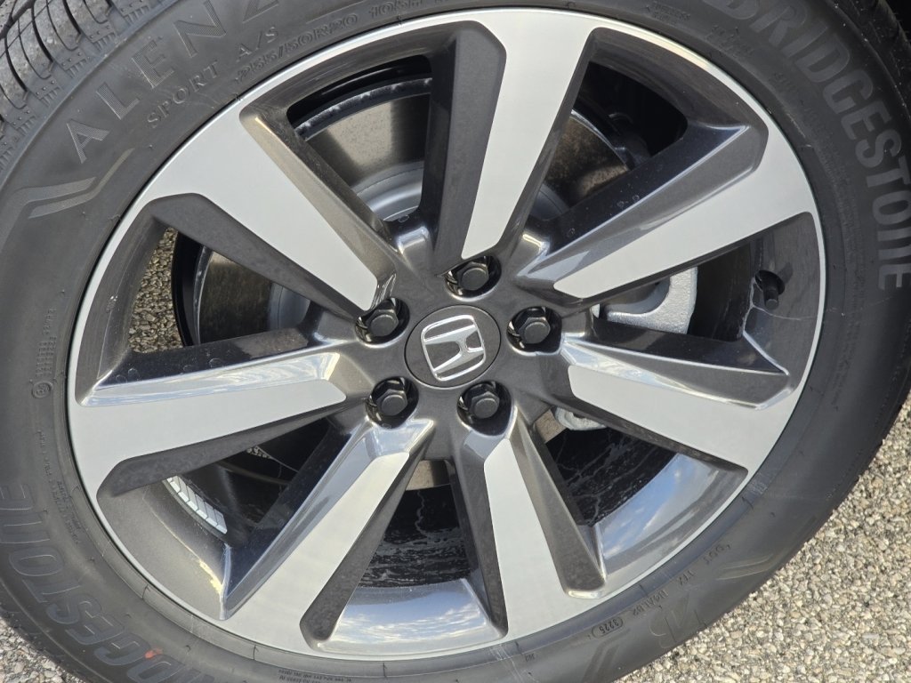 New 2025 Honda Pilot Touring image 14