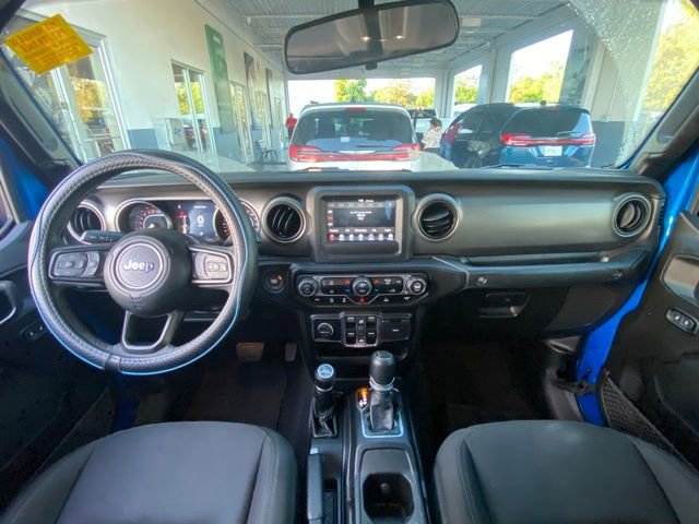 Used 2023 Jeep Gladiator Sport AWD/4WD image 16