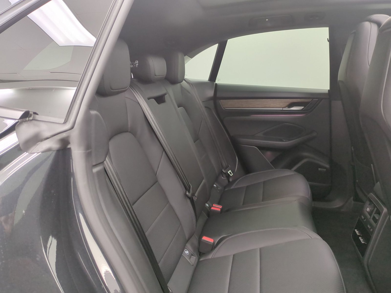 New 2026 Porsche Macan 4 Electric AWD/4WD image 24