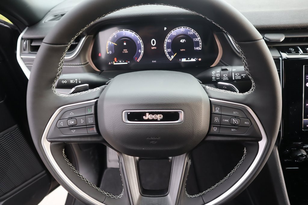 New 2025 Jeep Grand Cherokee L Altitude image 3