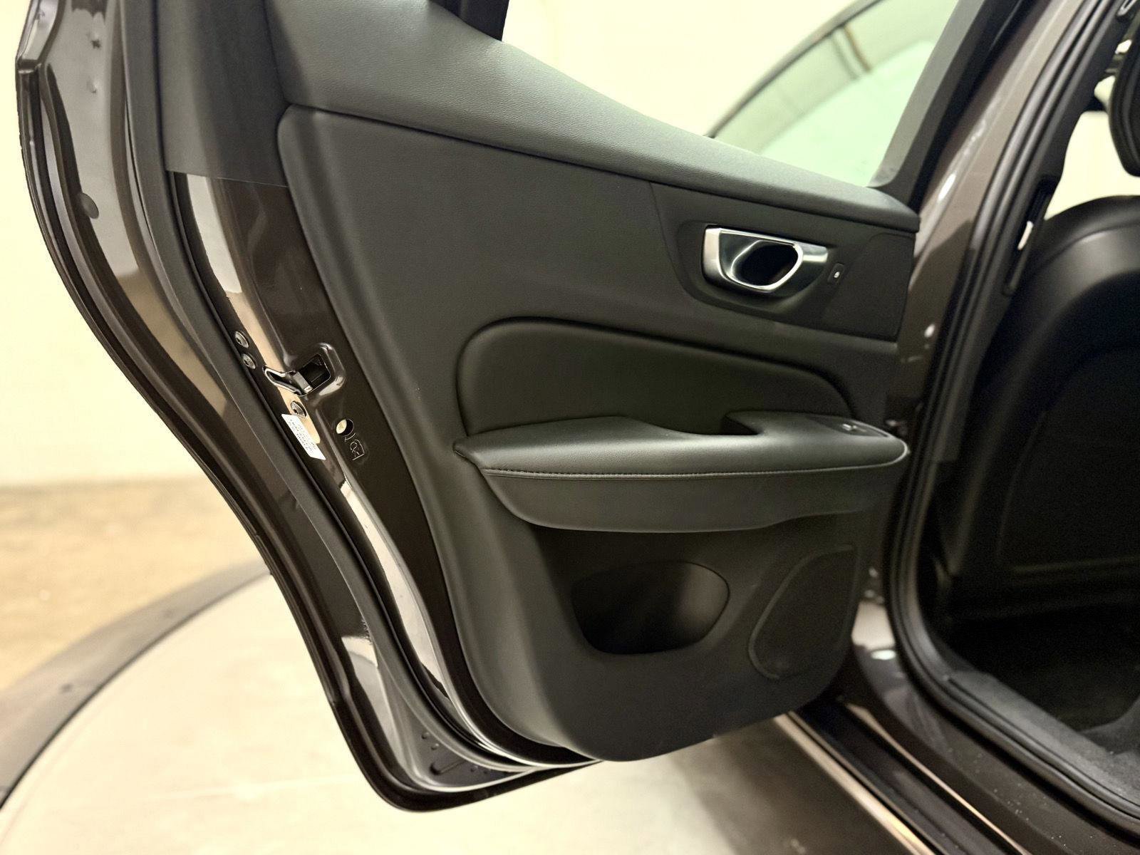 Used 2024 Volvo S60 B5 Core FWD image 13