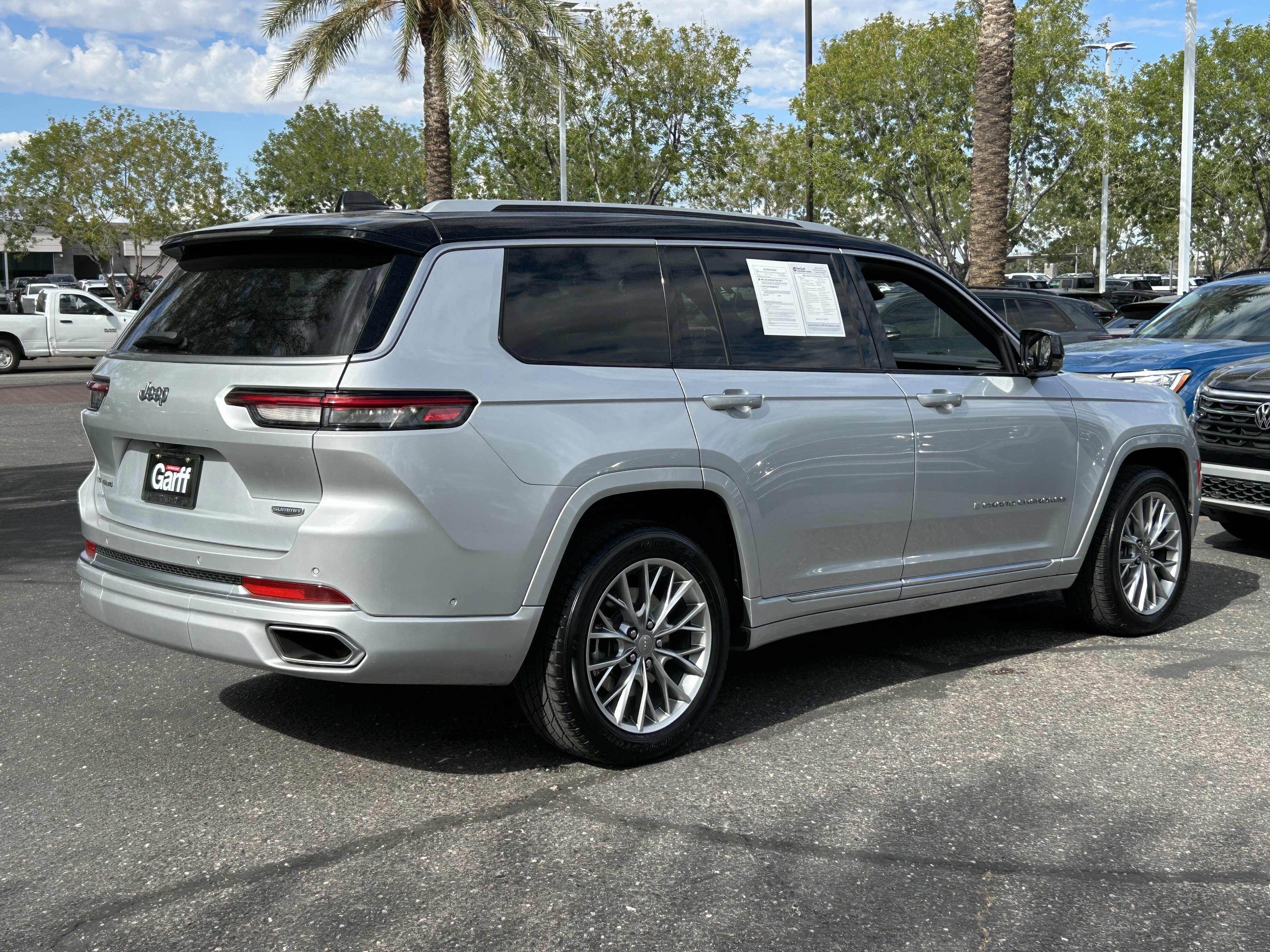 Used 2022 Jeep Grand Cherokee L Summit w/ Luxury Tech Group V AWD/4WD image 4