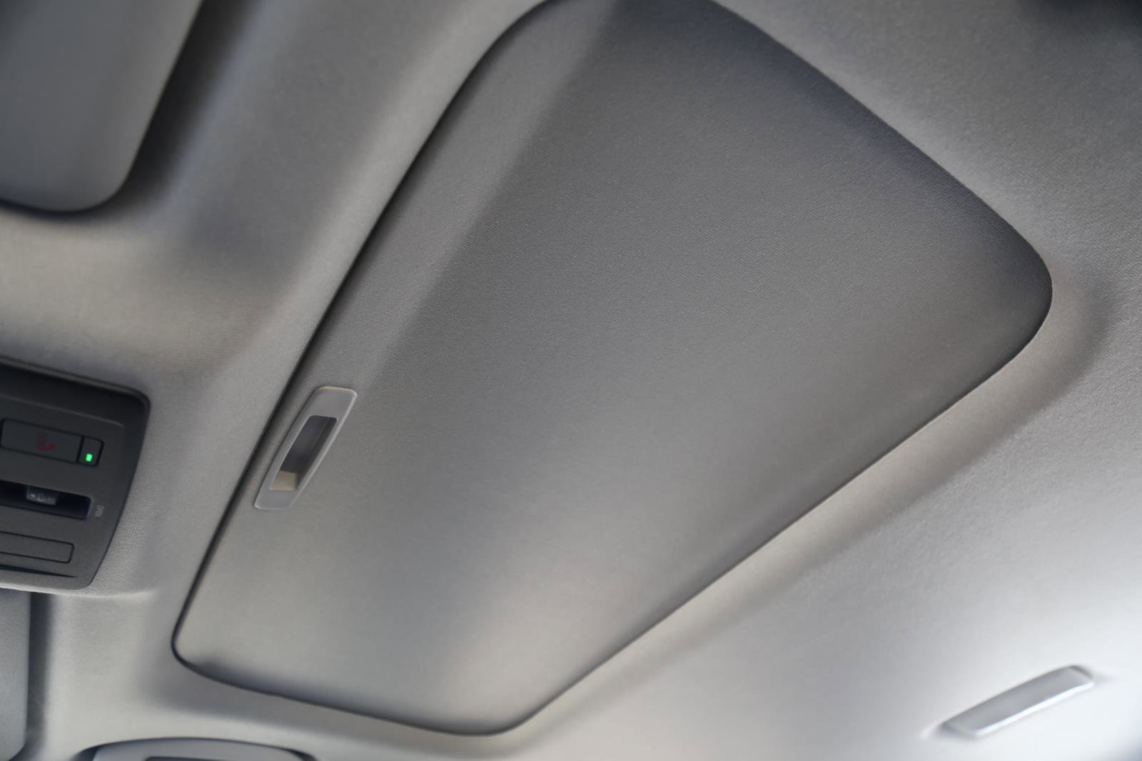 Used 2025 Nissan Sentra SR w/ SR Premium Package image 19