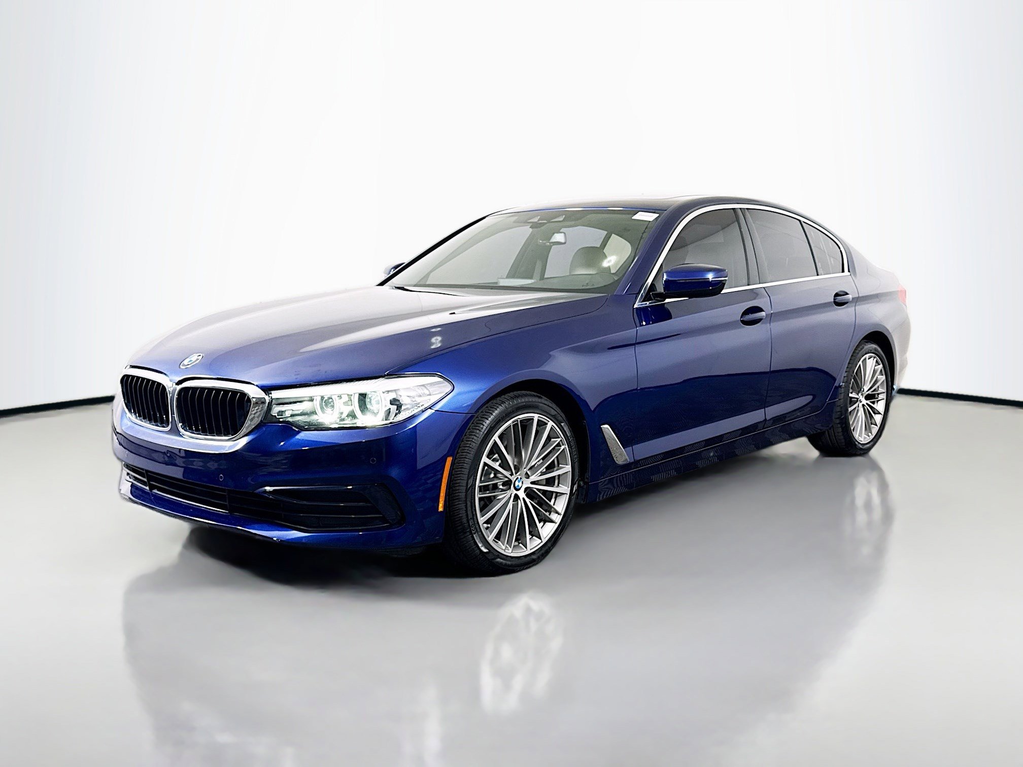 Used 2019 BMW 530i w/ Convenience Package image 4